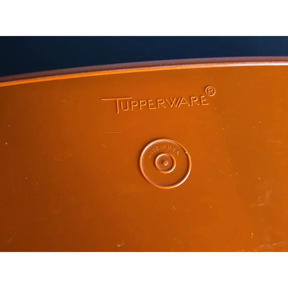 Tupperware 4152B-3 3703A-1 816-14 Vent and Serve Microwavable With Lids‎